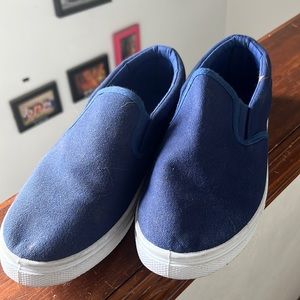 epic step blue and white shoes size seven FINAL MARKDOWN